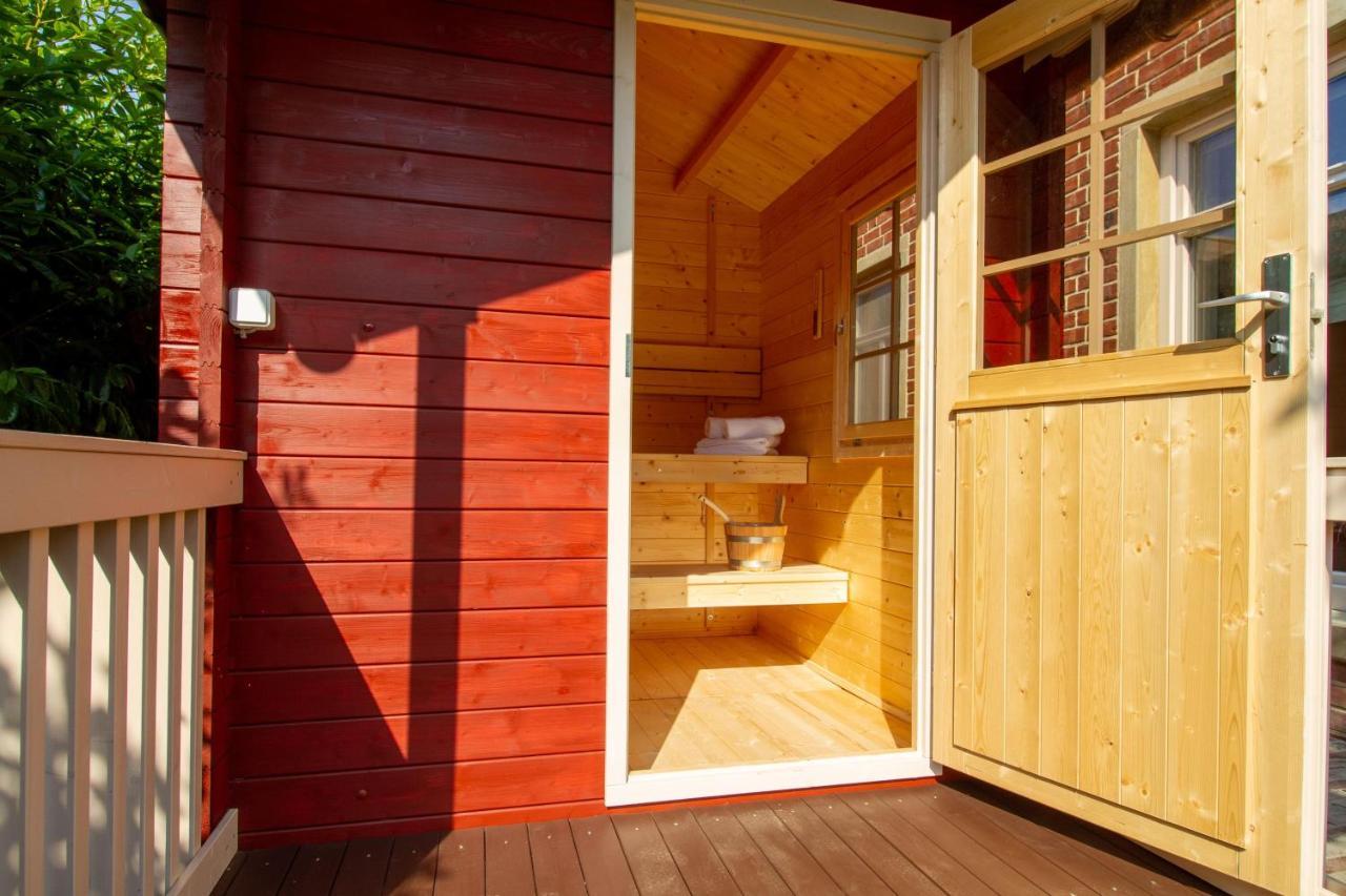 Up Besoeoek - Magnolie Mit Sauna Krummhörn Eksteriør bilde