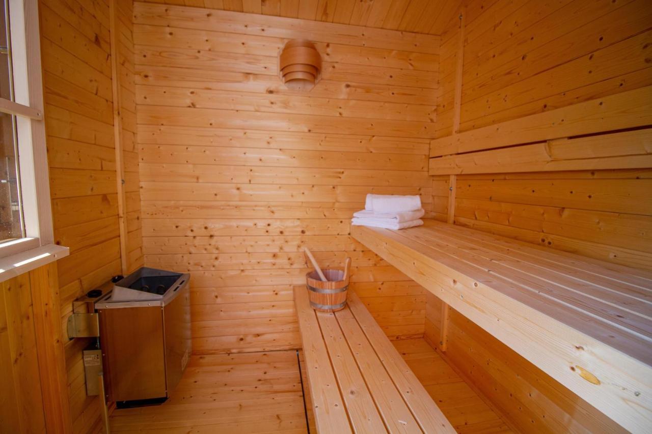 Up Besoeoek - Magnolie Mit Sauna Krummhörn Eksteriør bilde